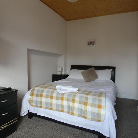 Hill Breeze House Hotel Merthyr Tydfil Bagian luar foto